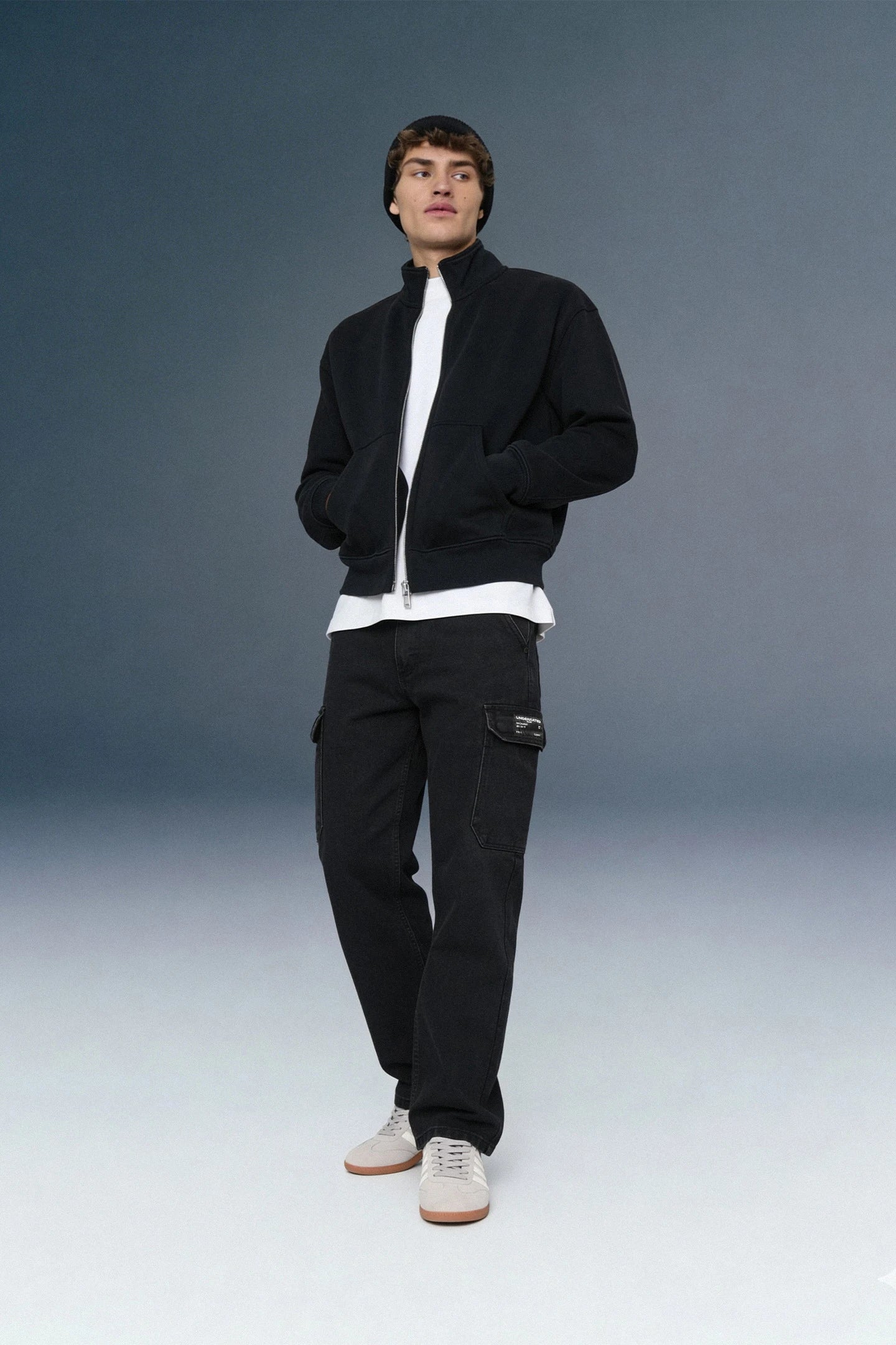 Jet Black 6-Pocket Cargo Jeans For Men - Mid Rise Relaxed Fit